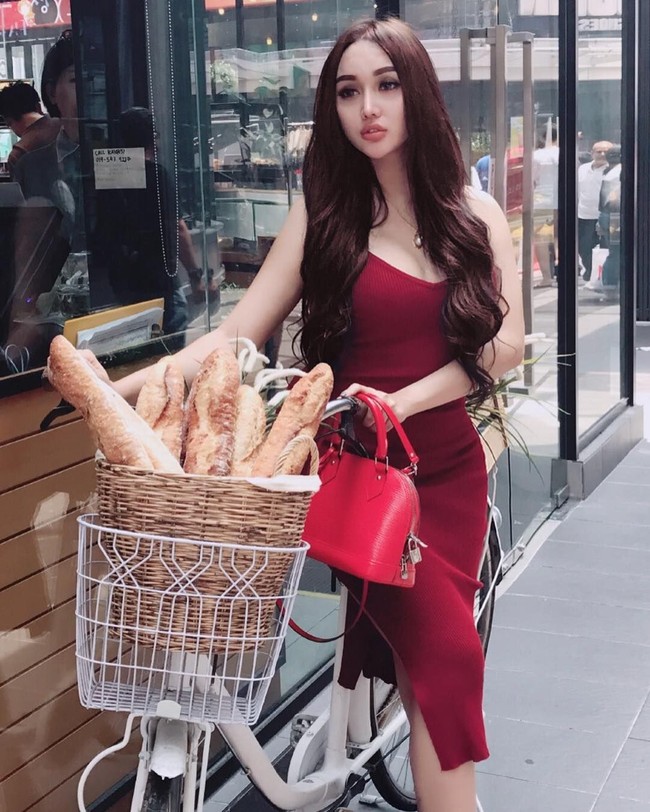 Gaya Ngopi Lucinta Luna hingga Food Art yang Keren Unik