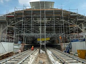 Melihat Stasiun Pertemuan Jalur Layang dan Bawah Tanah MRT Jakarta