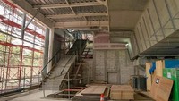 Ketika beroperasi nanti, penumpang dapat menggunakan beberapa pilihan akses masuk area concourse stasiun, yaitu satu tangga di sisi timur dan barat, satu eskalator di sisi timur dan satu elevator/lift. Istimewa/Instagram MRT Jakarta.