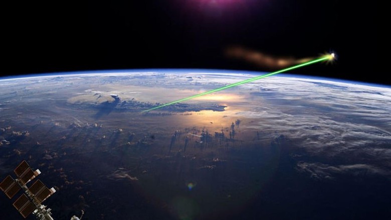 Teknologi Laser Akan Digunakan untuk Singkirkan Sampah Luar Angkasa Teknologi Laser Akan Digunakan untuk Singkirkan Sampah Luar Angkasa