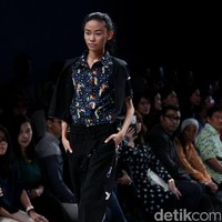 Fashion show karya delapan desainer lokal dengan mengangkat tema My Little Pony di Plaza Indonesia Fashion Week 2018, Jakarta. Rabu [21/3/2018]. [Foto: Mohammad Abduh/Wolipop]