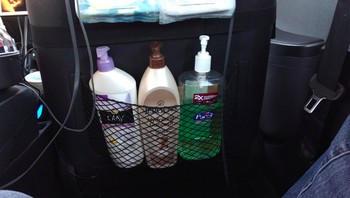 Dan sabun antiseptik. Kalau kamu, penginnya naik Uber yang ada fasilitas apa? Foto: Imgur