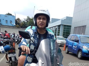 Billy Syahputra Tunggangi Yamaha NMax Biar Cepat Kemana-mana