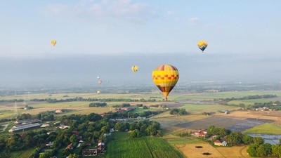Saat Langit Filipina Diwarnai Balon Udara