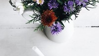 Saat mampir ke Milu Bali, Ayu sempatkan mencicip Milu Ice Coffee. Ia menulis, Kopi ini enakkkkk. Foto: Instagram ayudiac