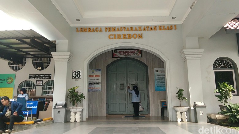 Cerita Napi Ngamuk dan Wartel Mahal di Lapas Cirebon Cerita Napi Ngamuk dan Wartel Mahal di Lapas Cirebon