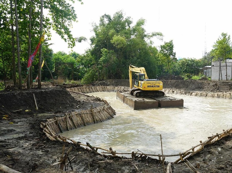 Pemkot Tambah 7 Bozem Atasi Banjir di Surabaya Pemkot Tambah 7 Bozem Atasi Banjir di Surabaya