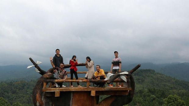 Bukit Gandrung Tanggulasi