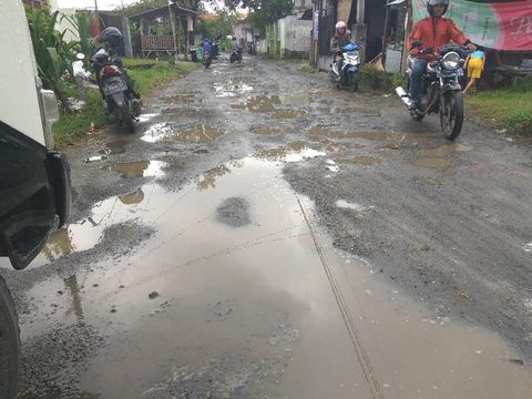 'Jeglongan Sewu', Jalan Berlubang yang Dikeluhkan Warga Sidoarjo