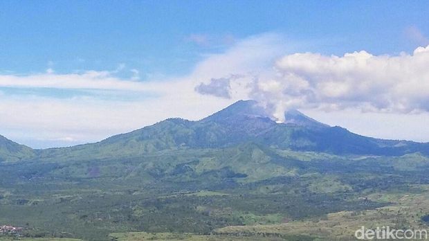 Penampakan Gunung Ijen setelah letupan gas beracun