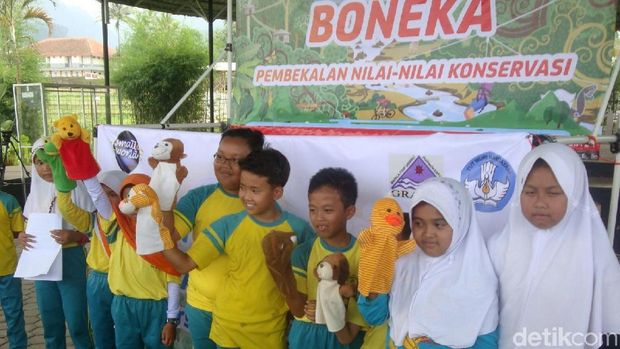Siswa SD di Banyumas peringati hari air sedunia