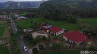 Foto: Dalam jurang Ngarai Sianok sekitar 100 meter dan membentang sepanjang 15 km dengan lebar sekitar 200 meter. Jurang juga merupakan bagian dari patahan yang memisahkan Pulau Sumatera menjadi dua bagian memanjang (Okta Marfianto/detikTravel)