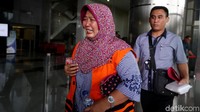 Widya dijerat KPK sebagai tersangka karena menerima suap Rp 30 juta terkait perkara gugatan perdata wanprestasi. Uang itu diduga didapat dari Agus Winarto dan HM Saipudin selaku advokat dari pihak tergugat.