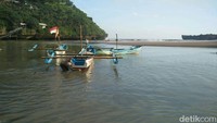 Kalau jalan-jalan di Pantai Baron, traveler juga bisa melihat dan mengenal kehidupan para nelayan (Usman hadi/detikTravel)