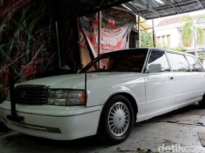 Toyota Crown Limusin
