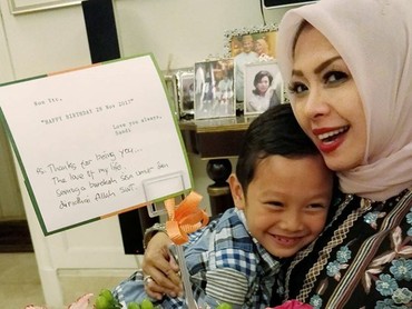 So Sweet! Momen Kebersamaan Nur Asia Uno bersama Anak-anaknya