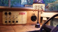 Di bagian dalam, terdapat banyak lampu yang menghiasi dan menyinari. Mirip lampu-lampu kamar. Istimewa/Inhabitat.