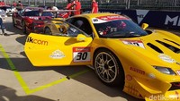 Sementara pebalap lainnya Rama Danindro akan start di urutan ketiga. Mereka kalah selisih waktu dengan pebalap dari Amerika Serikat James Weiland. Foto: Ferrari Jakarta