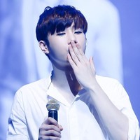 Sebelum Baekhyun, para penggemar KPop sudah lebih dulu terpesona dengan jari tangan Sungkyu Infinite. Ia juga memiliki jari yang terlihat panjang dan cantik. Foto: Istimewa