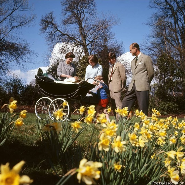 Frogmore House disebut-sebut sebagai lokasi bulan madu orangtua Ratu Elizabeth II, Raja George V dan Ratu Elizabeth. Di sini pula, Ratu Elizabeth II senang menghabiskan waktu bersama keluarga di masa mudanya. (Foto: Instagram)