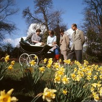 Frogmore House disebut-sebut sebagai lokasi bulan madu orangtua Ratu Elizabeth II, Raja George V dan Ratu Elizabeth. Di sini pula, Ratu Elizabeth II senang menghabiskan waktu bersama keluarga di masa mudanya. (Foto: Instagram)