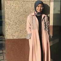 Nama Tantri Syalindri, vokalis grup band Kotak tentu sudah tidak asing lagi bagi para pecinta musik Indonesia. Baru-baru ini ia mengejutkan netizen dengan penampilan hijabnya. Foto: Instagram