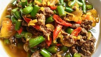 Lihat nih tumis buncis buatan @yanesthi, dinamai tumis buncis kecap daging giling, melihatnya saja sudah membuat kita semakin lapar. Foto: Instagram