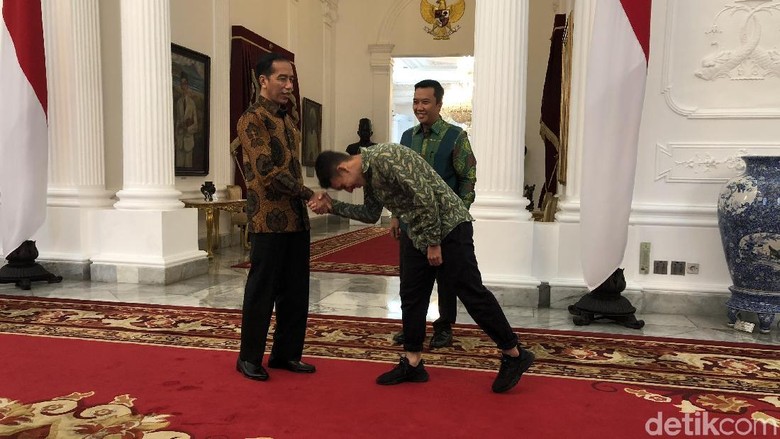 Ditemani Menpora, Egy Maulana Vikri Temui Jokowi Ditemani Menpora, Egy Maulana Vikri Temui Jokowi