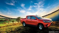 Tempat ketiga masih diisi mobil jenis double cabin Toyota Hilux. Sebanyak 6.649 Toyota Hilux terjual di Indonesia selama Januari-Agustus 2018. Foto: Toyota