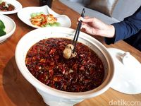 Sup Ikan hingga Udang Berbumbu Sichuan Autentik Ada di Resto Ini