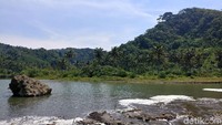 Jembatan Cipanerekean yang membentang berbatasan langsung dengan Samudra Hindia. Jejak peninggalan di Stasiun Pangandaran bisa dibilang paling utuh (Tri Ispranoto/detikTravel)