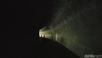 Terowongan Wilhemina di Pangandaran memiliki panjang 1.116 meter. Lama tak digunakan, kini terowongan malah kabar dijadikan tempat bertapa bahkan sampai berbulan-bulan. (Tri Ispranoto/detikTravel)