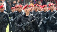 Perkembangan dinamika, global, regional hingga nasional bergulir dengan cepat. Karenanya, prajurit Kopassus dituntut siap.