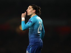 Hector Bellerin. Usaha Barcelona dalam mencari bek kanan mumpuni terus berlanjut dan nama Bellerin muncul. Pemain 23 tahun dari Arsenal itu akan coba digoda dengan nuansa sentimental sebagai alumni akademi Blaugrana. (Foto: Catherine Ivill/Getty Images)