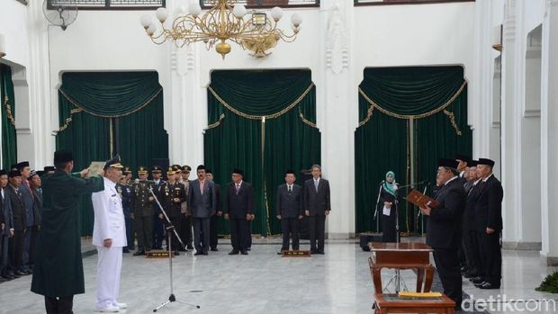 Gubernur Lantik Plt Bupati Subang Ganti Imas yang Ditahan KPK