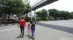 Ngeri! Lubang Menganga di JPO Tambora