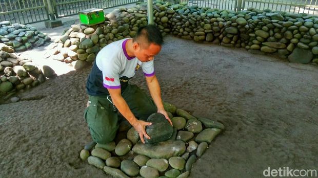 Angkat Batu di Ciamis Ini Mitosnya Bikin Sukses
