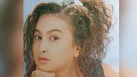 Diana Pungky pernah menjadi salah satu idola berkat kecantikan dan keseksiannya di era 90an. (Dok. Instagram/serba_serbi.djadoel)