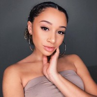 Adalah Luhhsetty, beauty vlogger asal Florida, yang metode 10 langkah menghilangkan bekas jerawat jadi viral di media sosial. Foto: Instagram