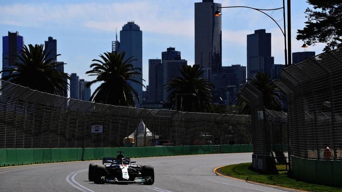 Hamilton Tercepat, Bottas Kedua