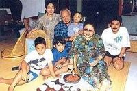 Ini 10 Foto Titiek Soeharto Saat Makan Bersama Keluarga Hingga Panen Sayur