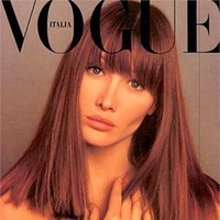 Inilah penampilan jadul Carla Bruni yang menjadi model cover Vogue Italia. Foto: Instagram