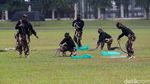 Berbagai Atraksi Meriahkan Sertijab Danjen Kopassus