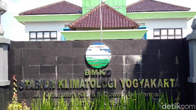 Hujan Es Kembali Landa Sleman, Ini Penjelasan BMKG Hujan Es Kembali Landa Sleman, Ini Penjelasan BMKG