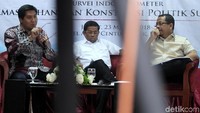 Direktur Indo Barometer M Qodari (kanan), Idrus Marham (tengah), dan Maruarar Sirait hadir dalam rilis tersebut.