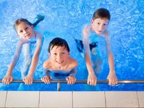 6 Pertimbangan Sebelum Bikin Kolam Renang di Rumah