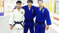 Jonghyun ternyata juga pemegang sabuk hitam judo lho. (Foto: Instagram/cnbluegt)