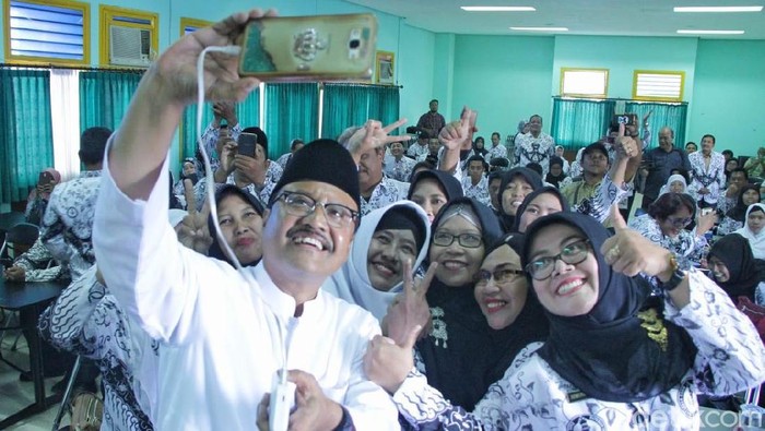 Lima Kriteria Cagub yang Diinginkan Guru PGRI Ada Pada Gus Ipul