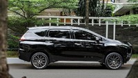 Mitsubishi Xpander itu hadir dengan pelek Facewheels FF72 ukuran 19 inci. Pelek itu memiliki warna matte gunmetal. Foto: dok. Permaisuri