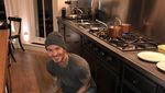 12 Pose Kece David Beckham Saat Makan, Bikin Kaum Wanita Makin Kagum